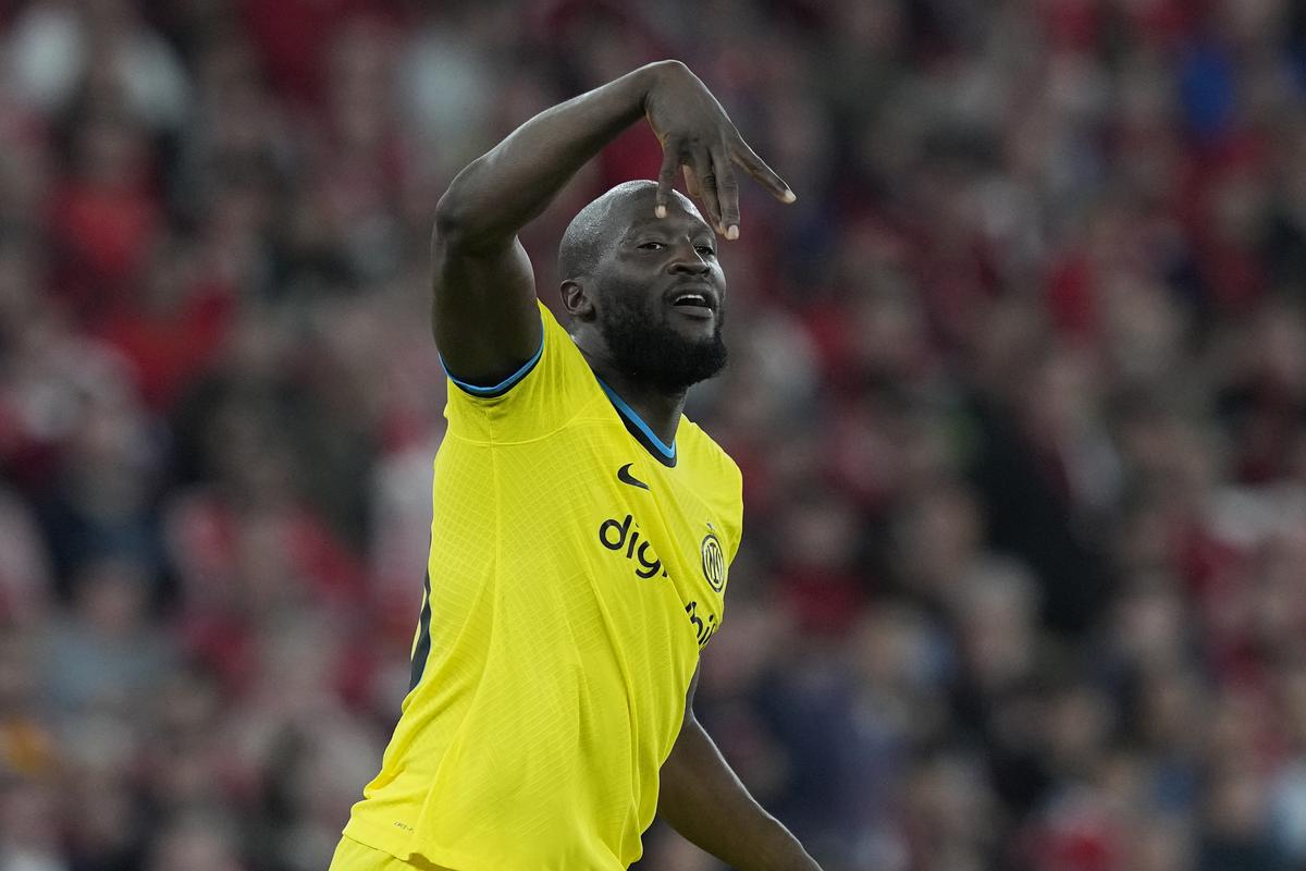 Inter Milan’s Romelu Lukaku celebrates after scoring his side’s second goal during the Champions League quarter final first leg soccer match between Benfica and Inter Milan at Luz stadium in Lisbon, on April 11, 2023