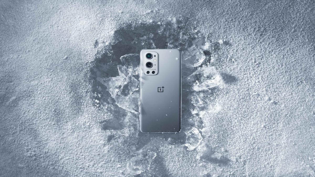 A software update causes the motherboard of the OnePlus 10 Pro and OnePlus 9 Pro phones to crash; users complain about exorbitant repair costs