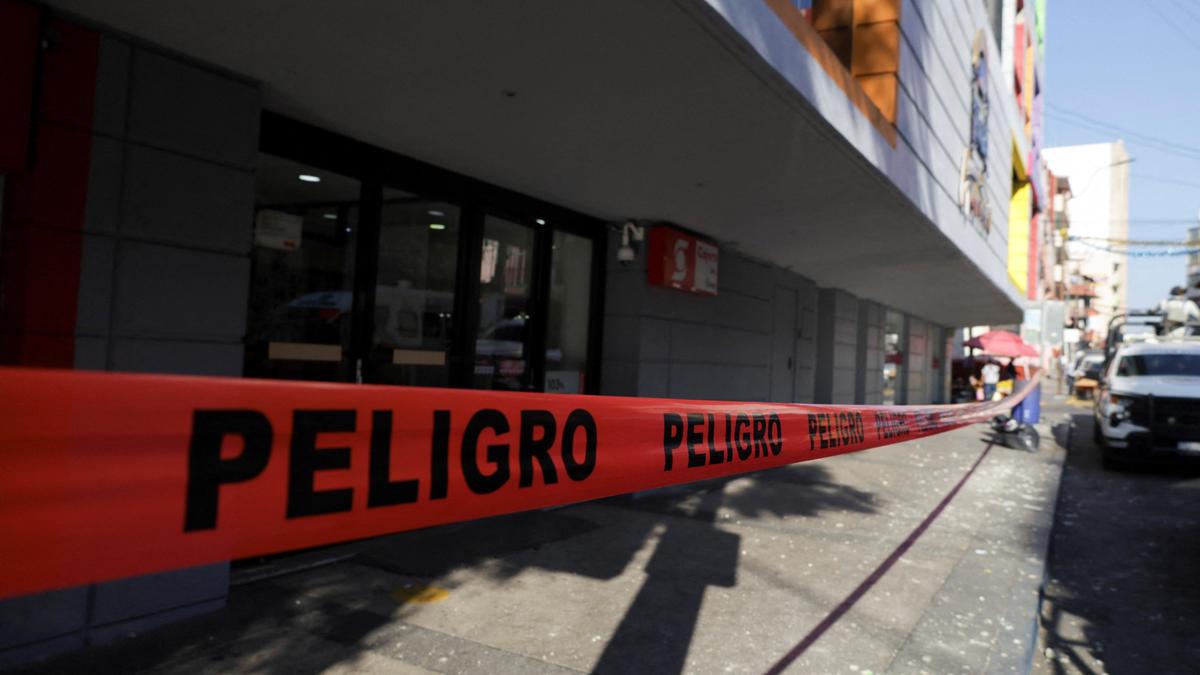 Earthquake with preliminary magnitude of 6.5 rattles southern, central Mexico