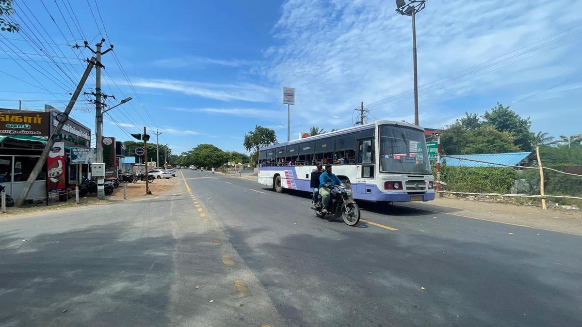 Residents demand bus shelters in Karaikal near Neravy