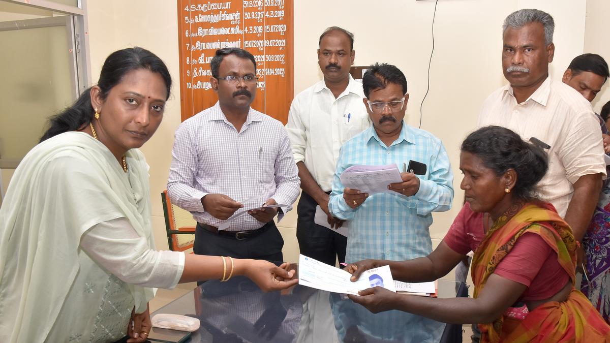 Thirumohur incident: Madurai Collector hands over compensation