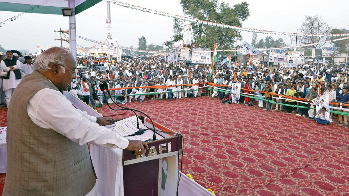 Congress president recalls close association of the Gandhi family after he joins Rahul Gandhi in Amethi for Bharat Jodo Nyay Yatra