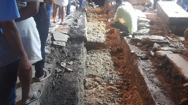 Kochi Corporation takes up de-clogging of drains during night hours