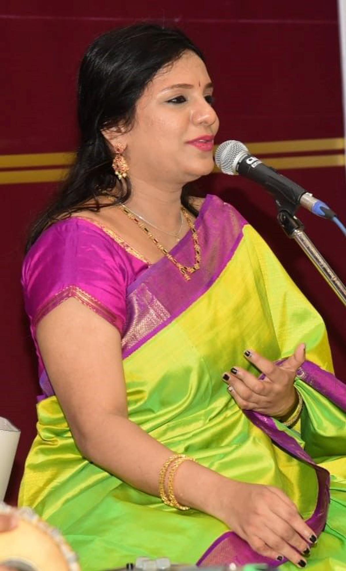 Sriranjani Santhanagopalan at the four-day Mangaluru Sangeethotsavam 2022.