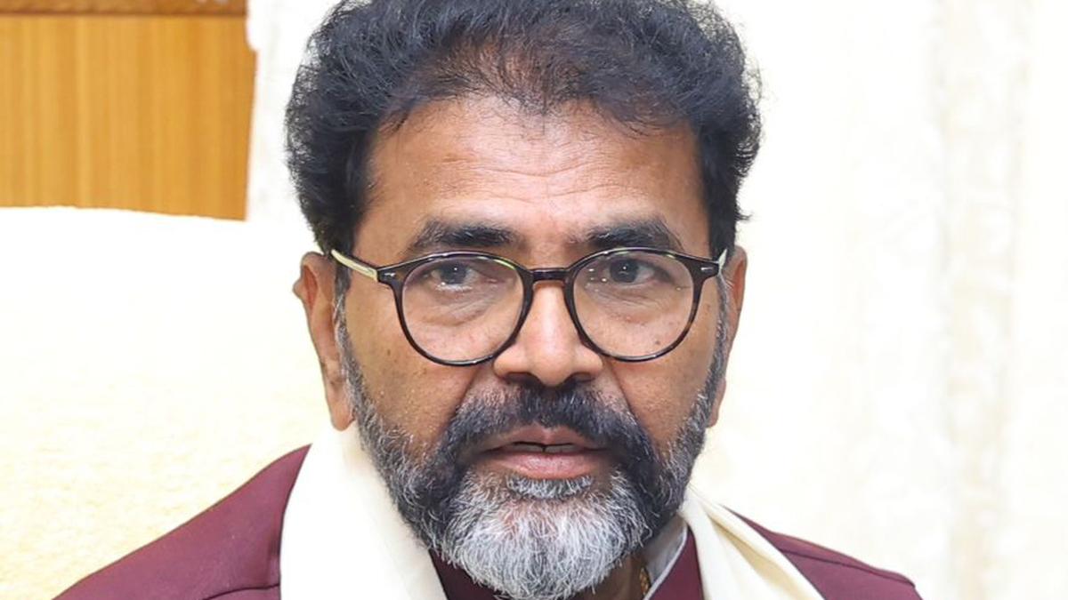 Chalavadi Narayanaswamy accuses Karnataka government of 'diverting' funds  meant for Dalit welfare - The Hindu