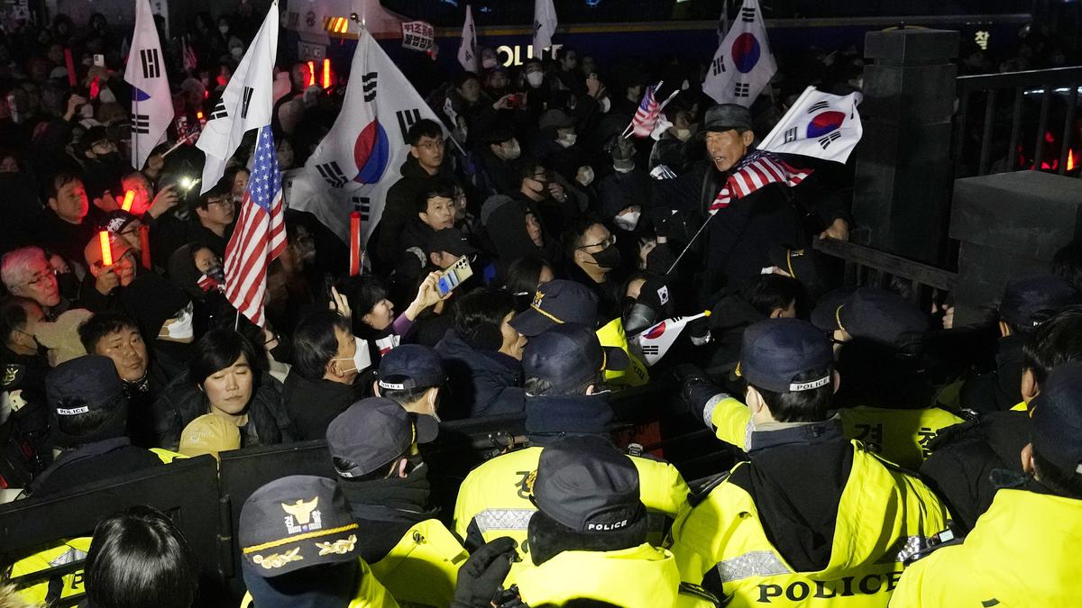 Impeached South Korean president argues for his release as court reviews his formal arrest