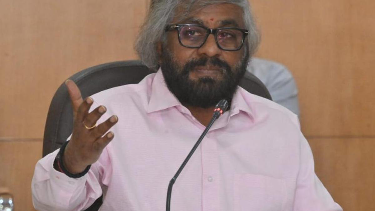 Eshwar Khandre elected Veerashaiva Mahasabha president