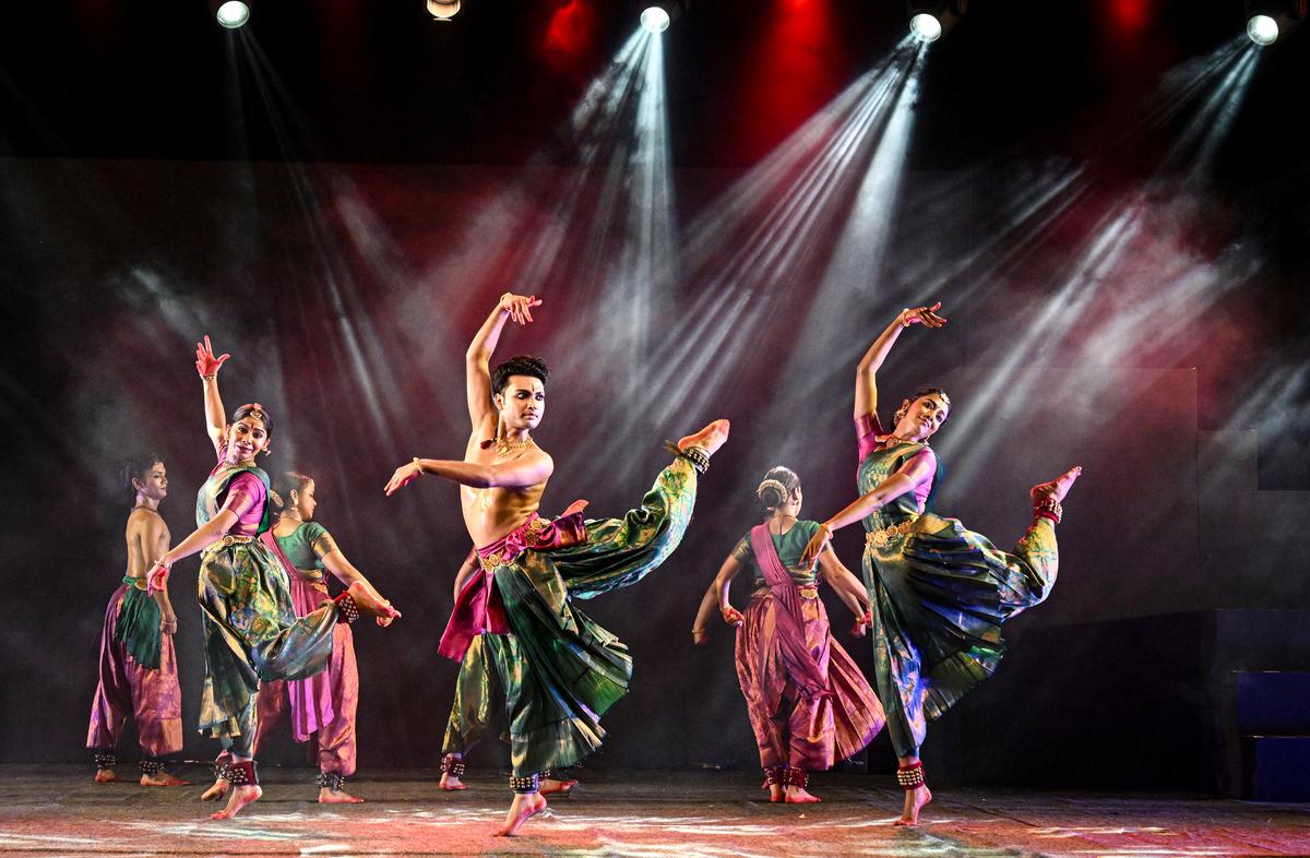 A Delhi-based dance group of Ganesa Natyalaya institute giving a Bharatanatyam performance by Rama Vaidyanathan and ensemble at Ramakrishna Beach in Visakhapatnam on the occasion of Maha Shivaratri in Visakhapatnam.