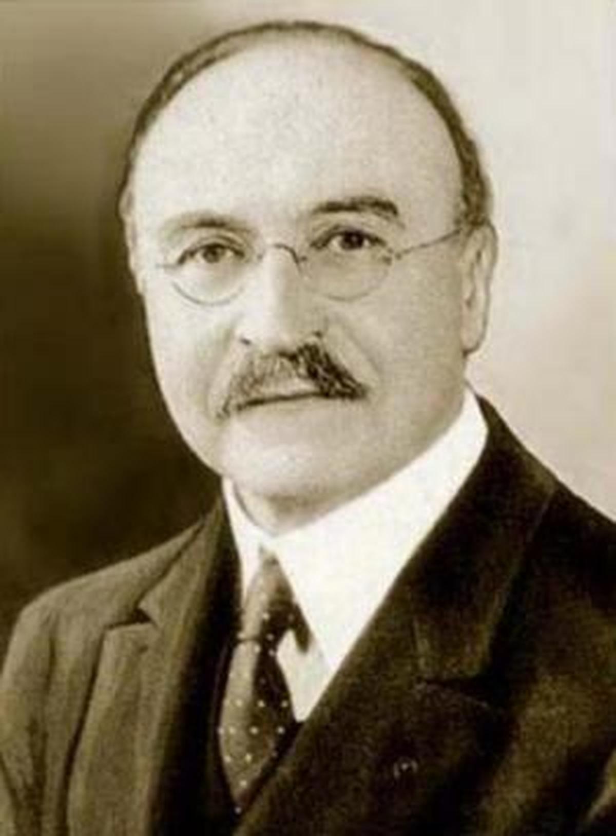 Belgian-American chemist Leo Baekeland. Belgian-American chemist Leo Baekeland.