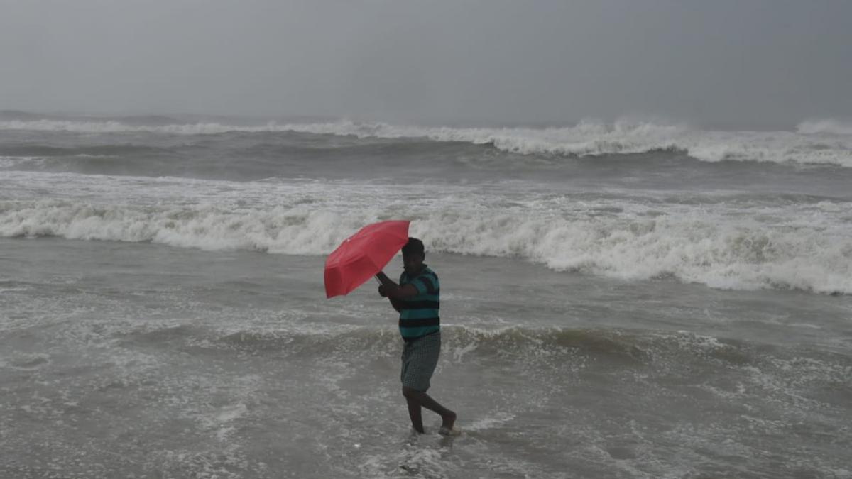 Cyclone Mandous live updates | IMD predicts heavy rain in Tamil Nadu, Puducherry and Karaikal
