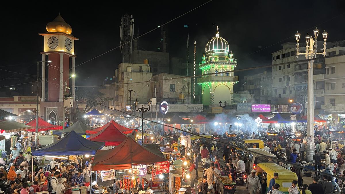 An evening in Shivajinagar the week before Eid