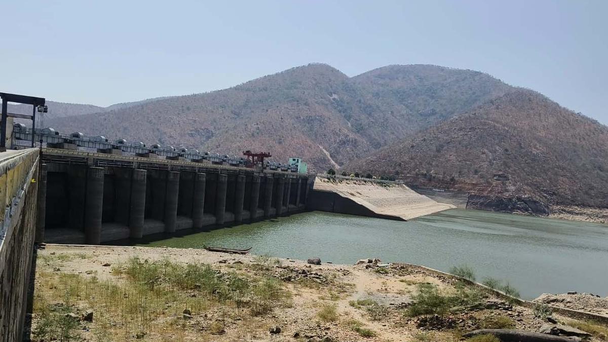 Water level at India's main reservoirs drops to 23%: CWC report