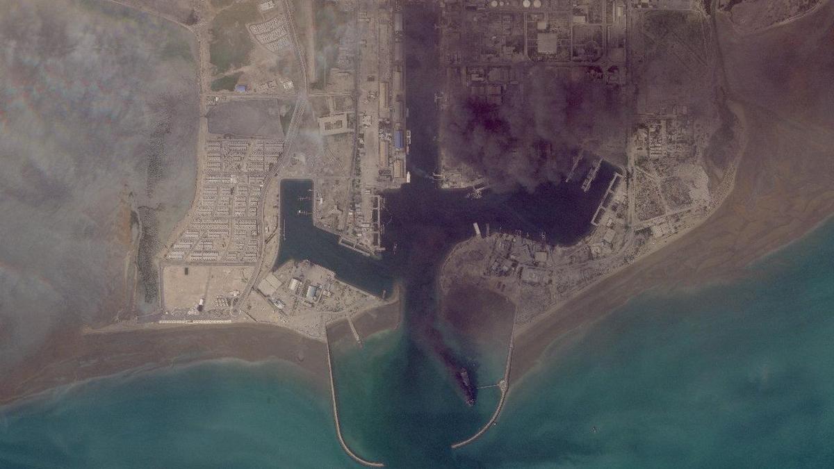 Una vista satellitare mostra il porto di Bandar Abbas dopo un attacco durante il conflitto USA-Israele con l'Iran, a Bandar Abbas, provincia di Hormozgan, Iran, 2 marzo 2026.