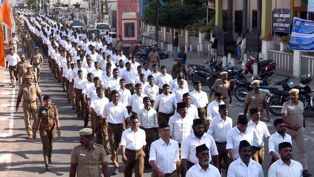 RSS members take out route march in Tiruchi 
