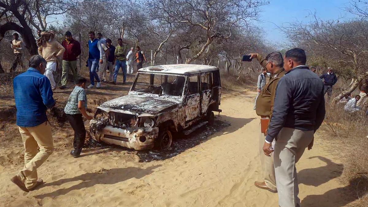 Men found charred | Congress Haryana MLA blames State Govt., police
