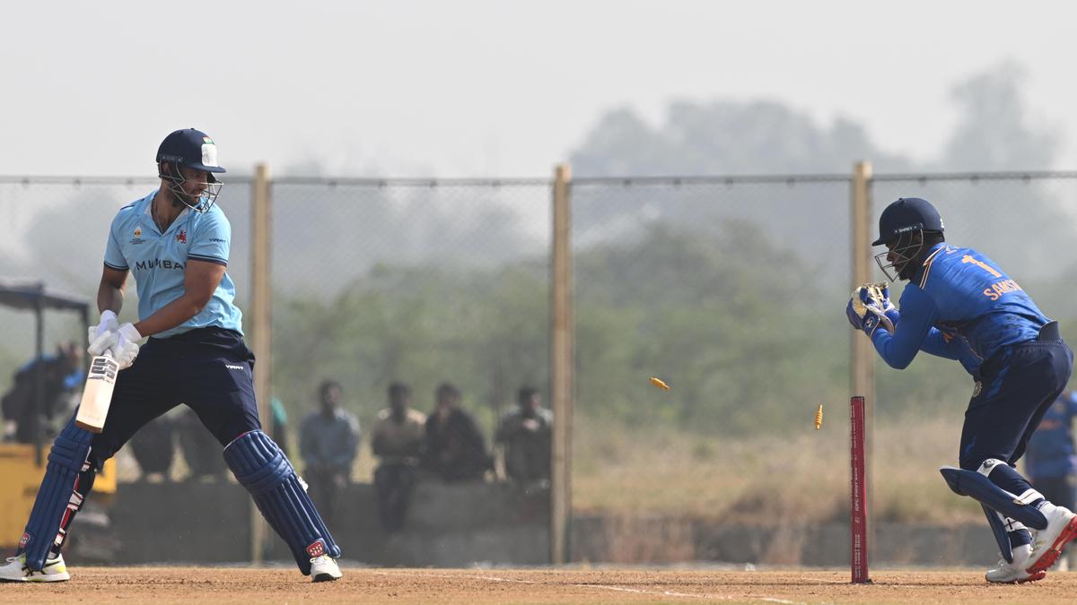 Yıldızlarla dolu Mumbai patlarken Kerala bir soygun gerçekleştirdi