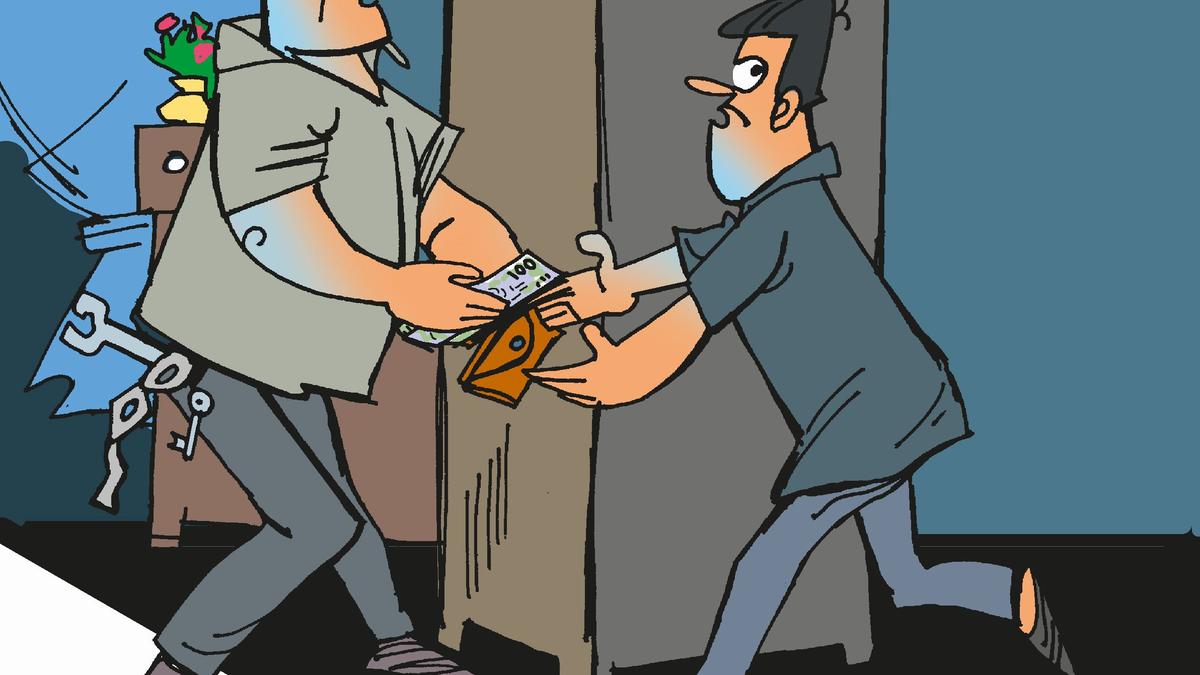 Special teams formed to investigate Vijayapura SBI branch robbery - The  Hindu