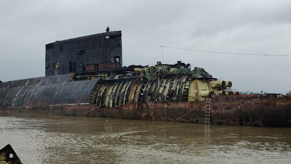 Submarine dismantling at Azhikal SILK marks a milestone