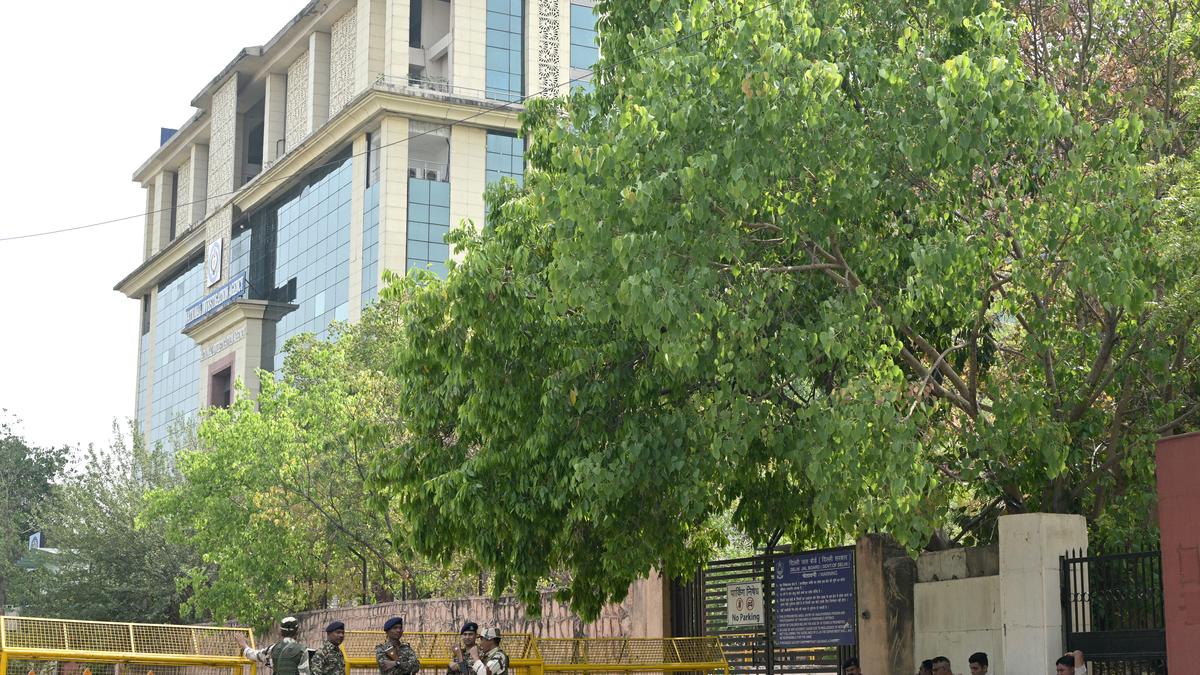 https://th-i.thgim.com/public/incoming/owvnjn/article69626491.ece/alternates/LANDSCAPE_1200/NIA%20Security%2011%2004%20DELHI%206.JPG