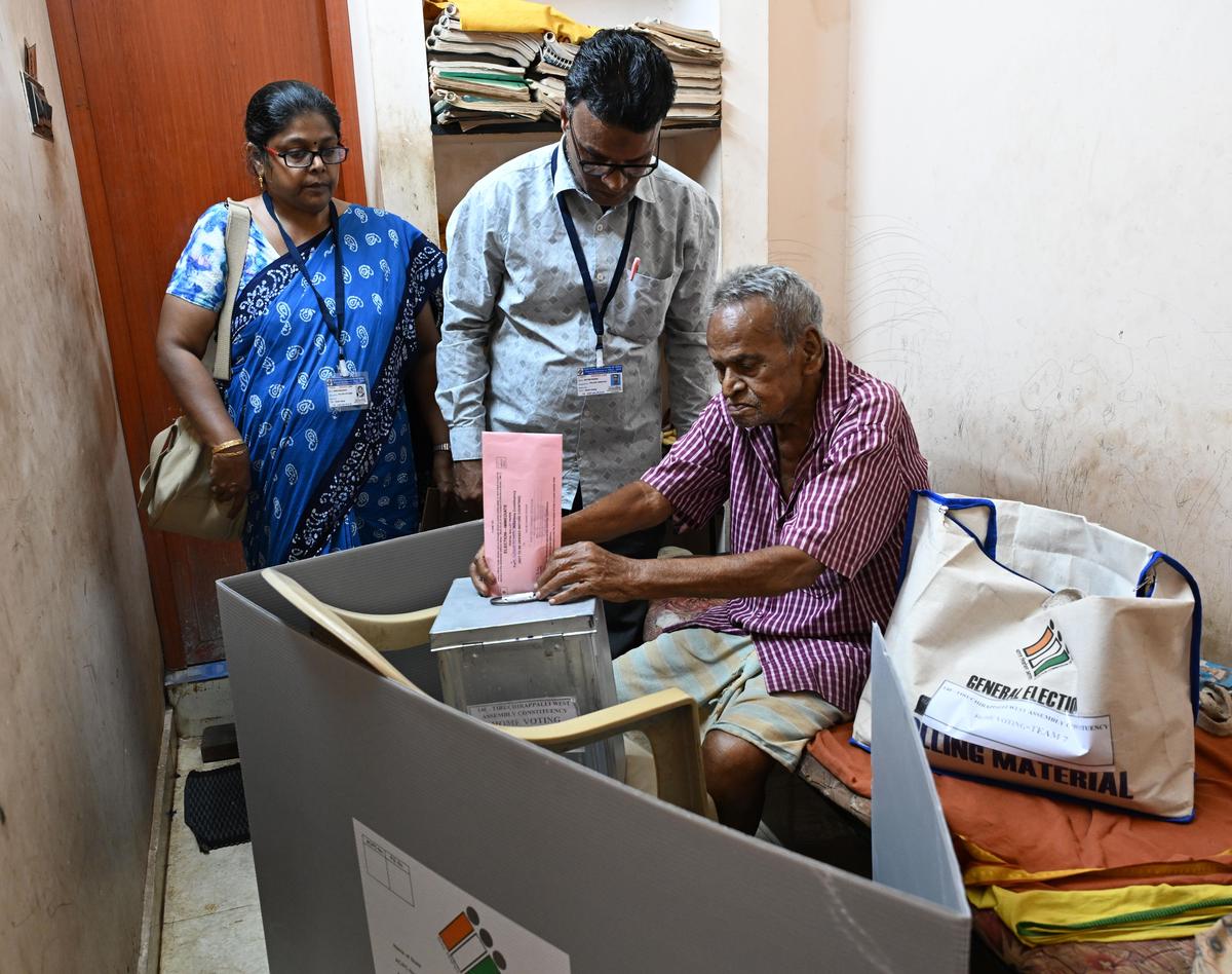 Tiruchi district administration notifies postal voting centres