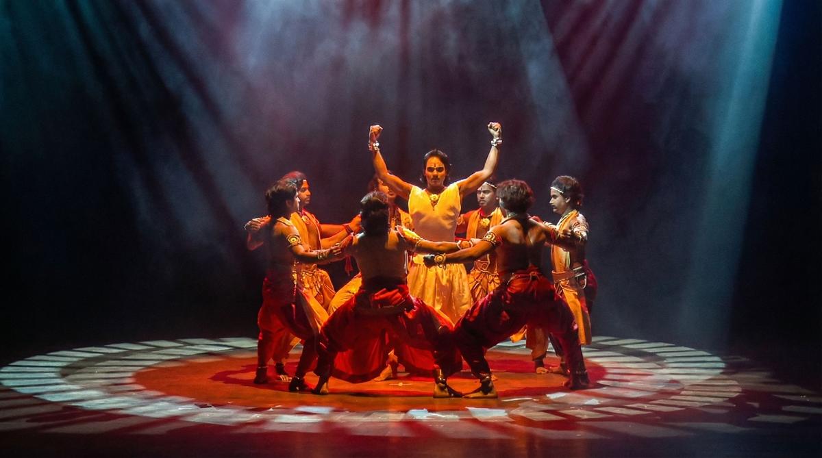 A coreografia de 'Chakravyuh' baseia-se na energia marcial de Mayurbhanj Chhau