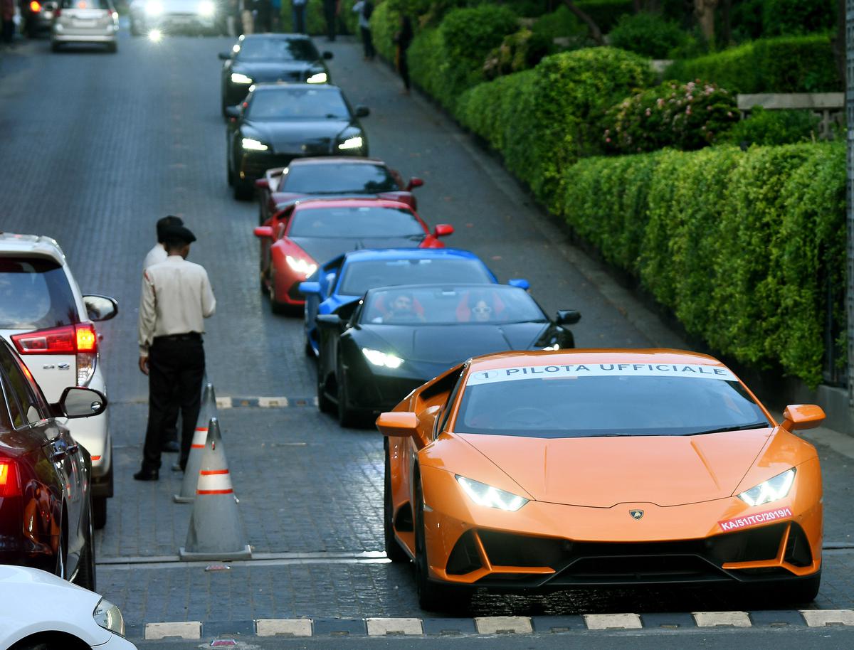 Sebuah ‘pengalaman berkendara’ bagi pemilik mobil Lamborghini via Chennai