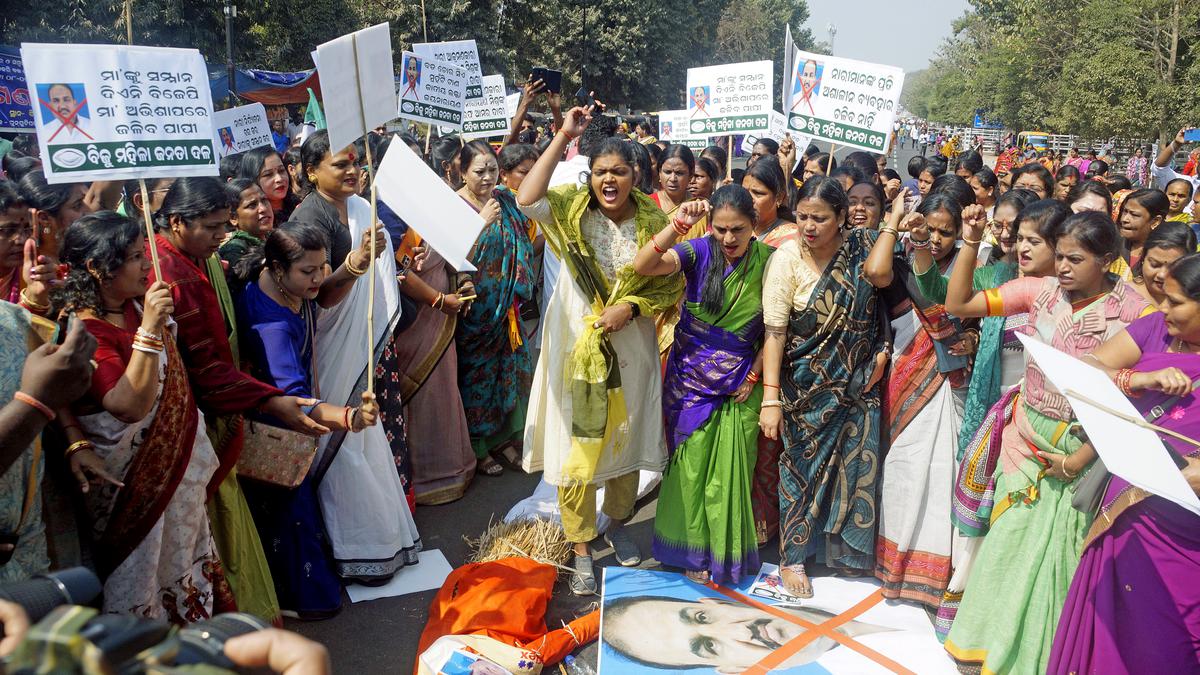 BJD hits the street demanding removal of Jayanarayan Mishra as Leader of Opposition