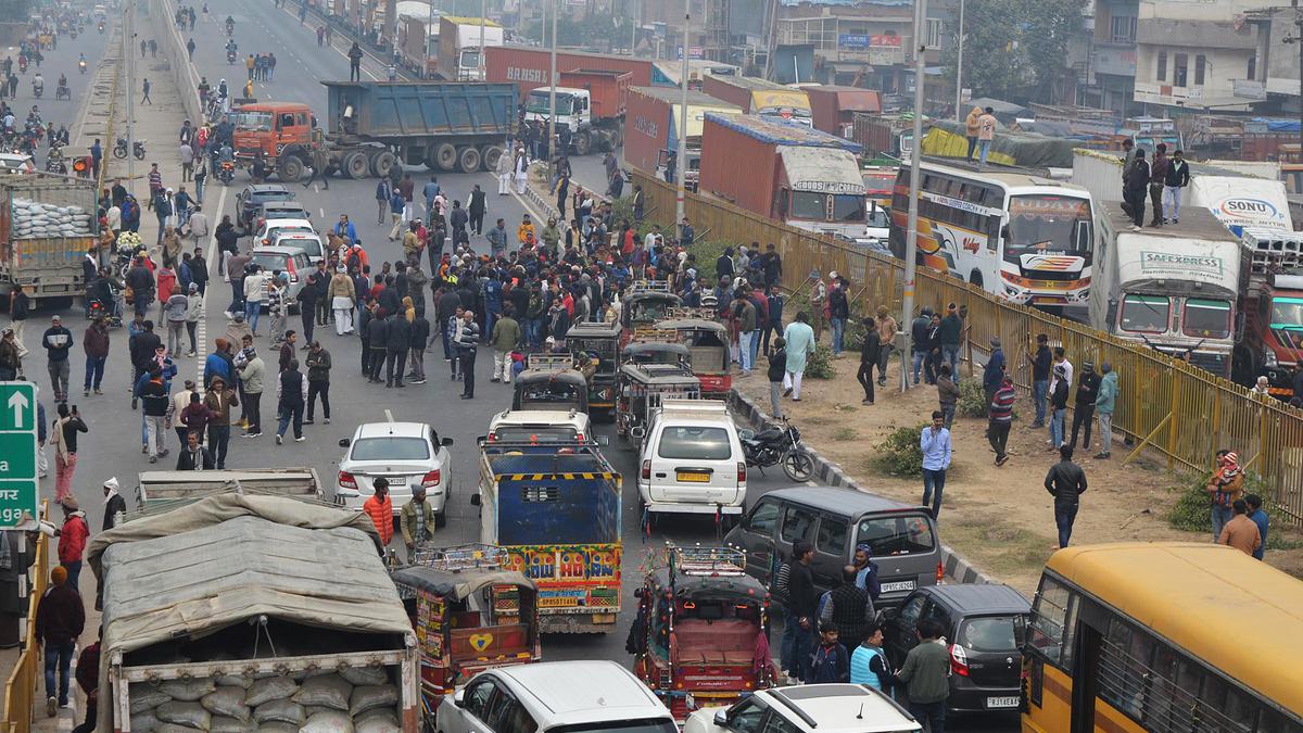 Truck drivers across States protest Centre’s new law on hit-and-run cases