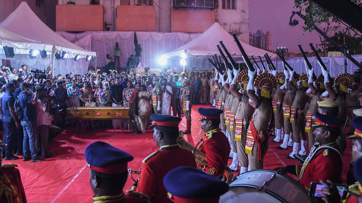 DMDK leader Vijayakant laid to rest with full state honours