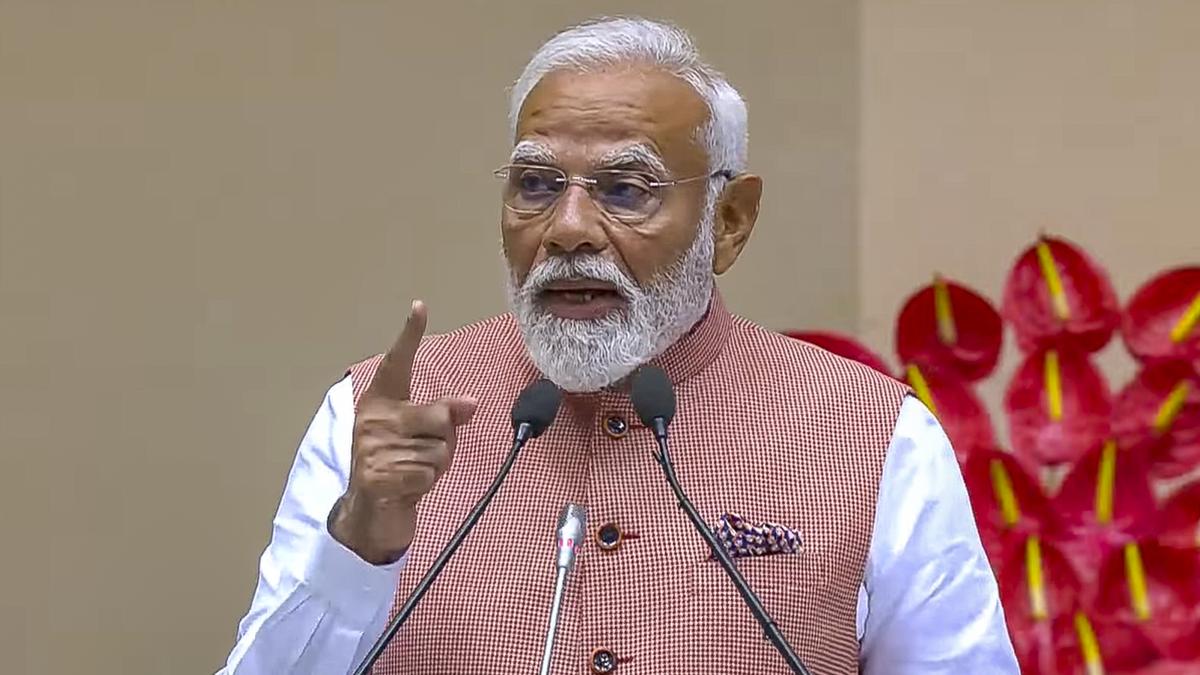 https://th-i.thgim.com/public/incoming/oz4nsm/article69254230.ece/alternates/LANDSCAPE_1200/VBK_stock_PM%20Modi_Narendra%20Modi_PTI02_21_2025_000228B.jpg