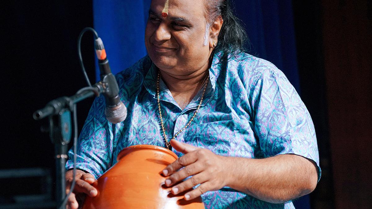 https://th-i.thgim.com/public/incoming/p04d9e/article70049132.ece/alternates/LANDSCAPE_1200/IMG_08fr_Ghatam_Karthick_2_1_I7DHUSP5.jpg