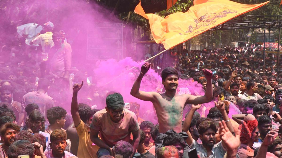 Dharwad gets soaked in myriad colours