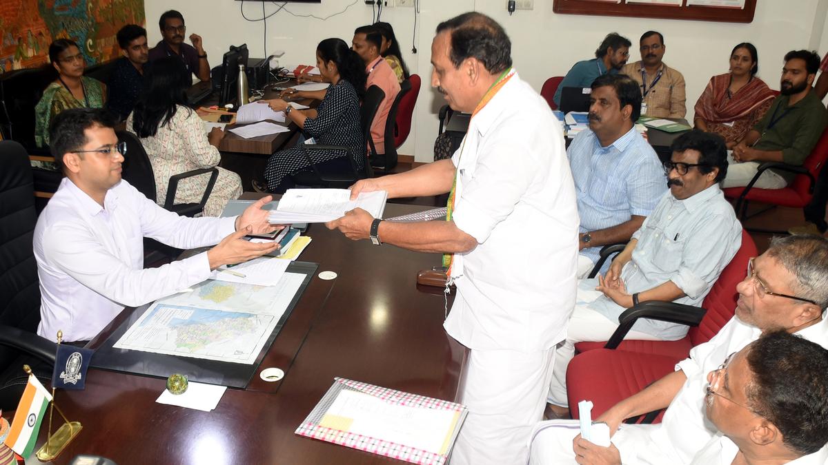 M.K. Raghavan, UDF candidate for Kozhikode files nomination