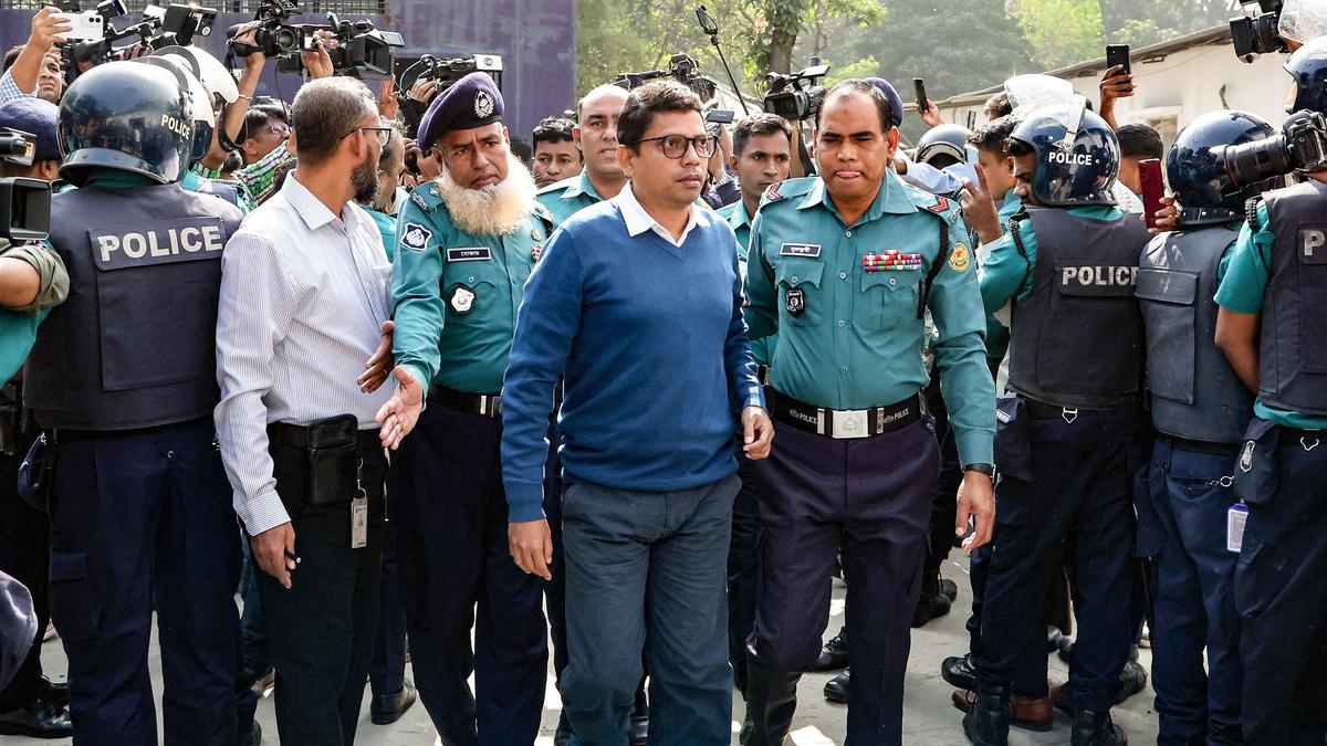 Bangladeshi ex-ministers face massacre charges in court