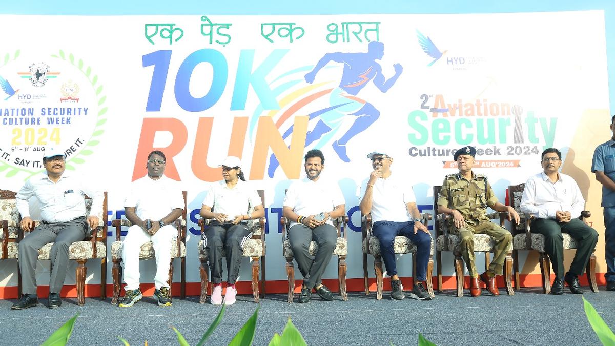 Civil Aviation Minister flags off 10K run at Hyderabad Airport