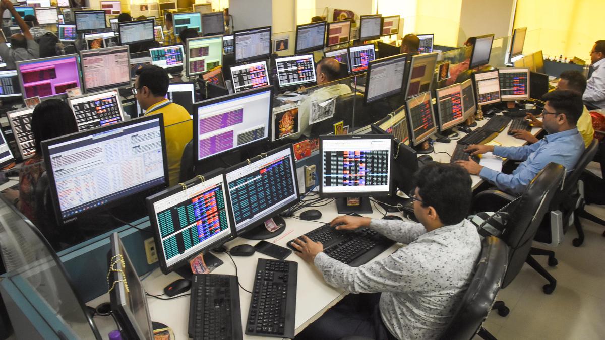 Stock markets fall in early trade as fresh foreign fund outflows hurt sentiment Stock markets fall in early trade as fresh foreign fund outflows hurt sentiment