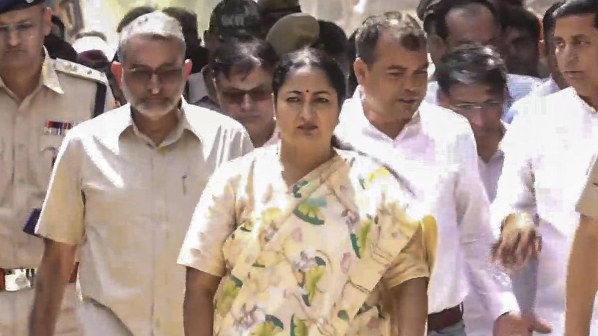 Delhi building collapse: CM orders magisterial inquiry, promises action against illegal construction