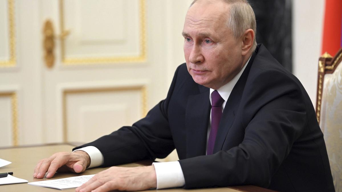 Russian President Vladimir Putin plans to visit China in October, Kremlin says