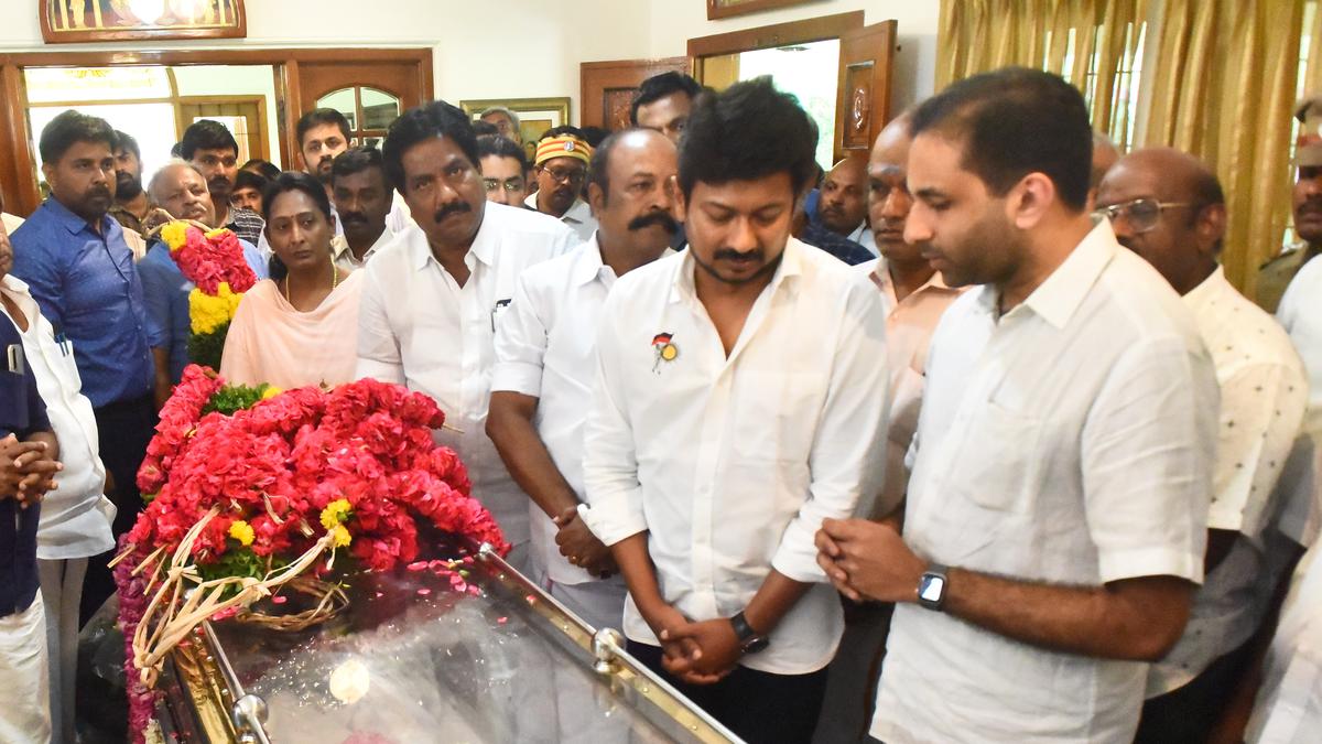 T.N. Ministers, political leaders, industrialists pay homage to late Karumuttu T. Kannan in Madurai