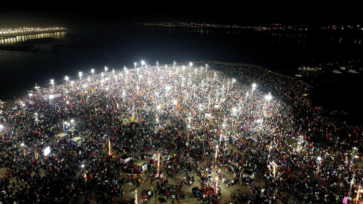 Devotees rush to Sangam for Maha Kumbh's final 'snan' on Mahashivratri