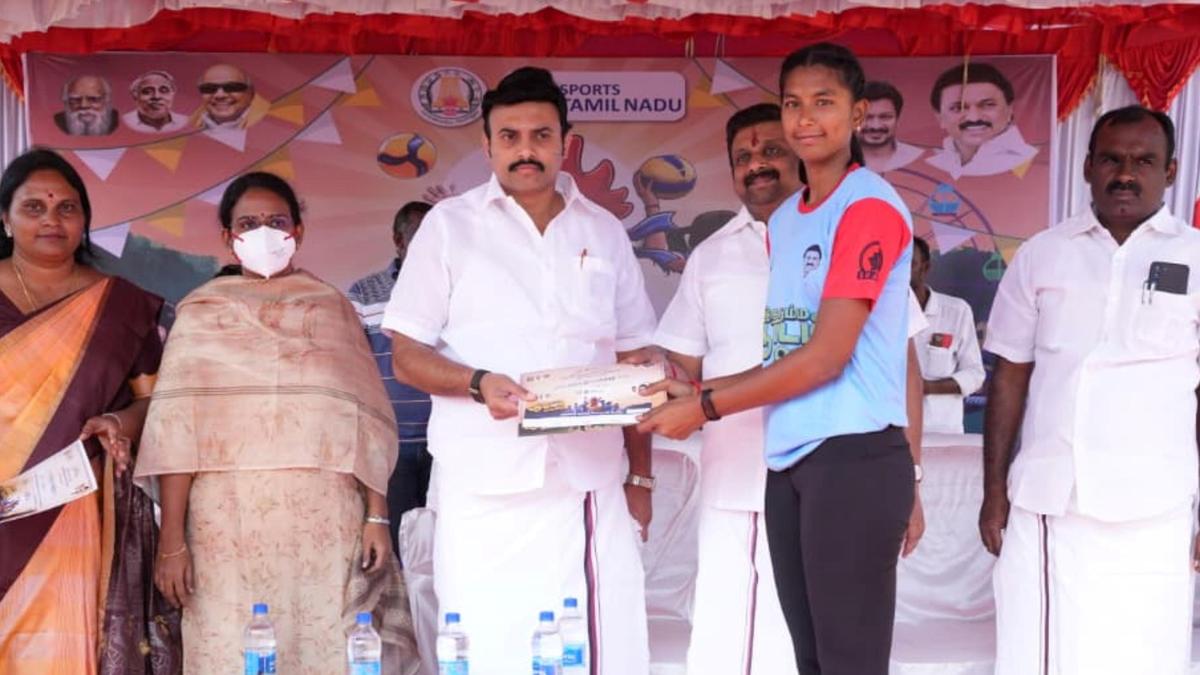 Minister inaugurates Ithu Namma Aattam in Namakkal