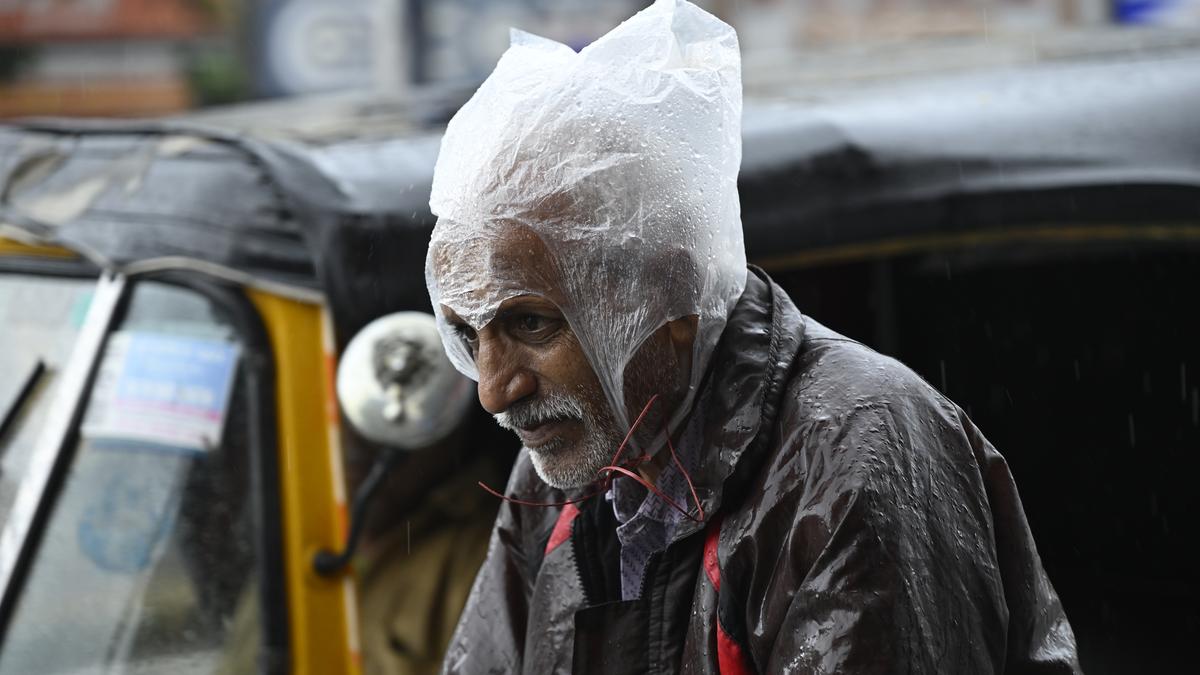 Non-stop rain causes water stagnation and traffic disruption in Hyderabad