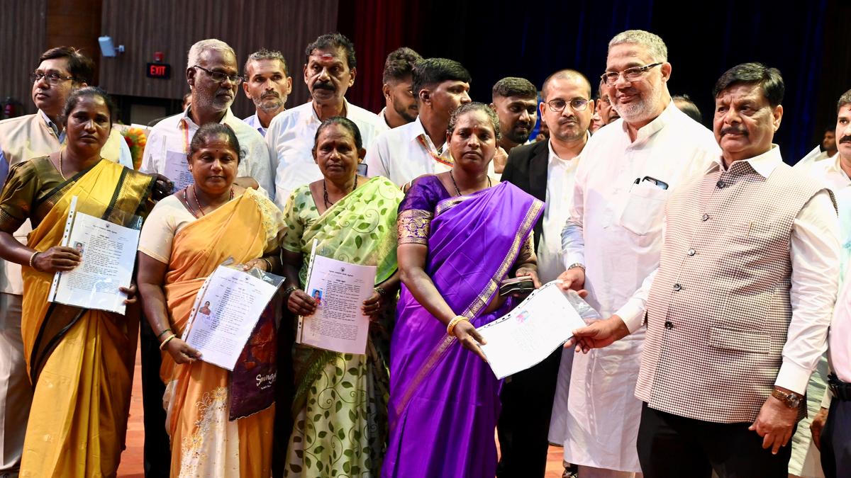 Appointment letters handed over to pourakarmikas in Mysuru city 