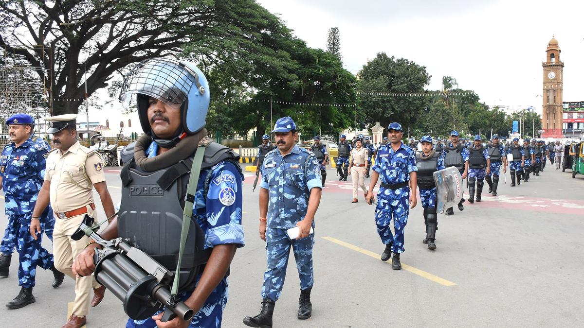 Police take stock of security measures in Mysuru ahead of Dasara - The Hindu