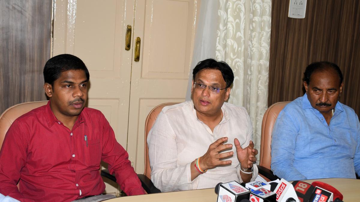 Chief Minister to lay foundation stone for ₹873-crore health projects in Yadgir on June 14