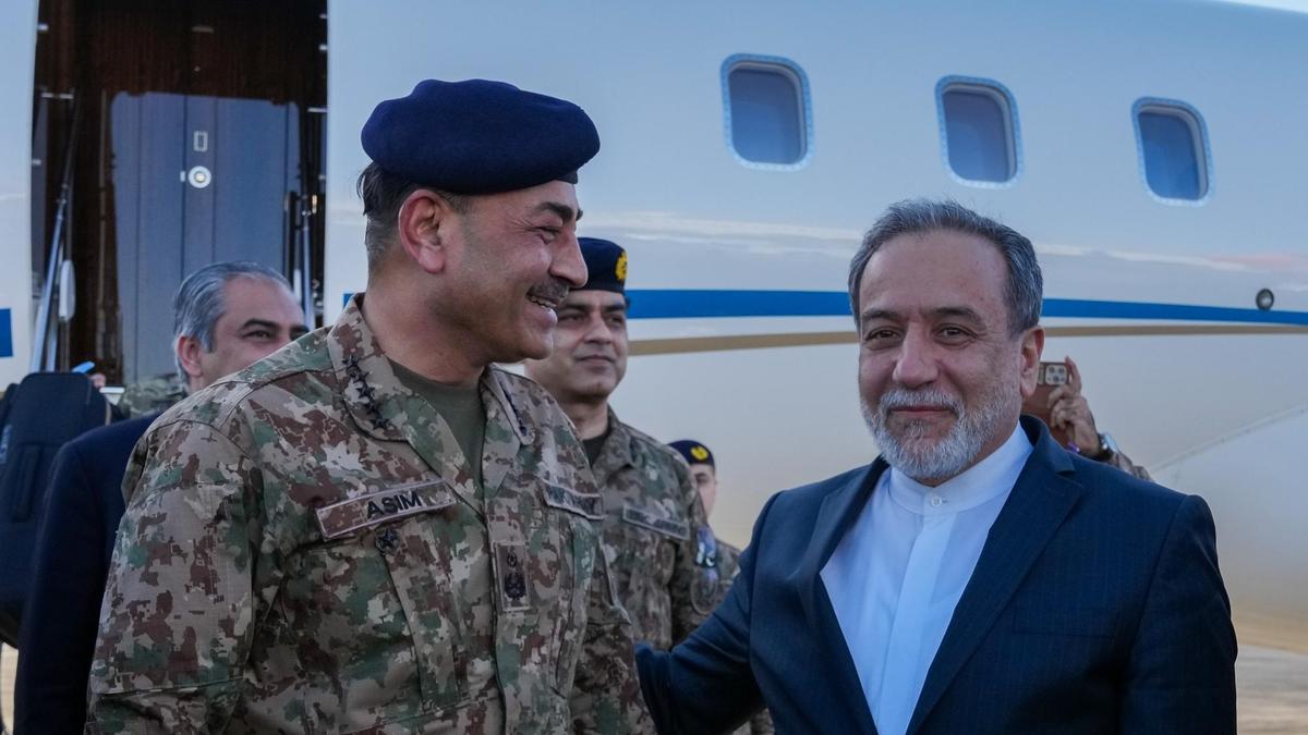 Iran FM speaks to Pakistan military chief, Iraqi Kurdistan President