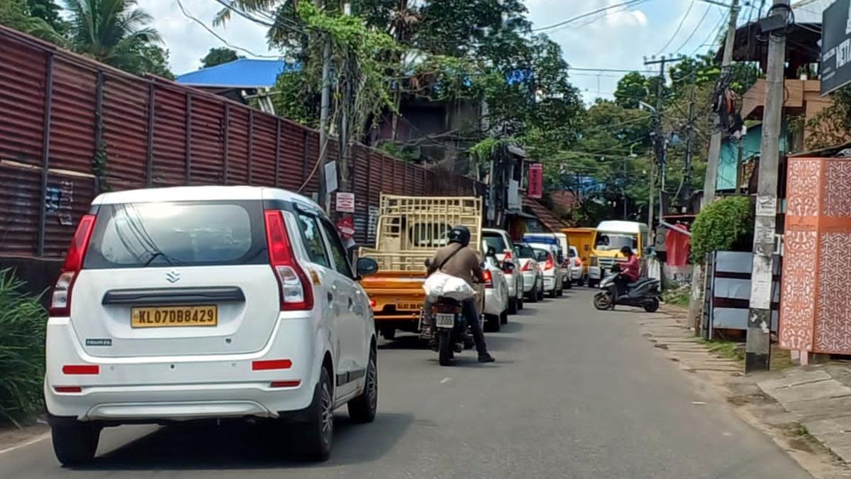 Kochi metro’s Kakkanad extension: confusion over redeveloping bottlenecked diversion roads