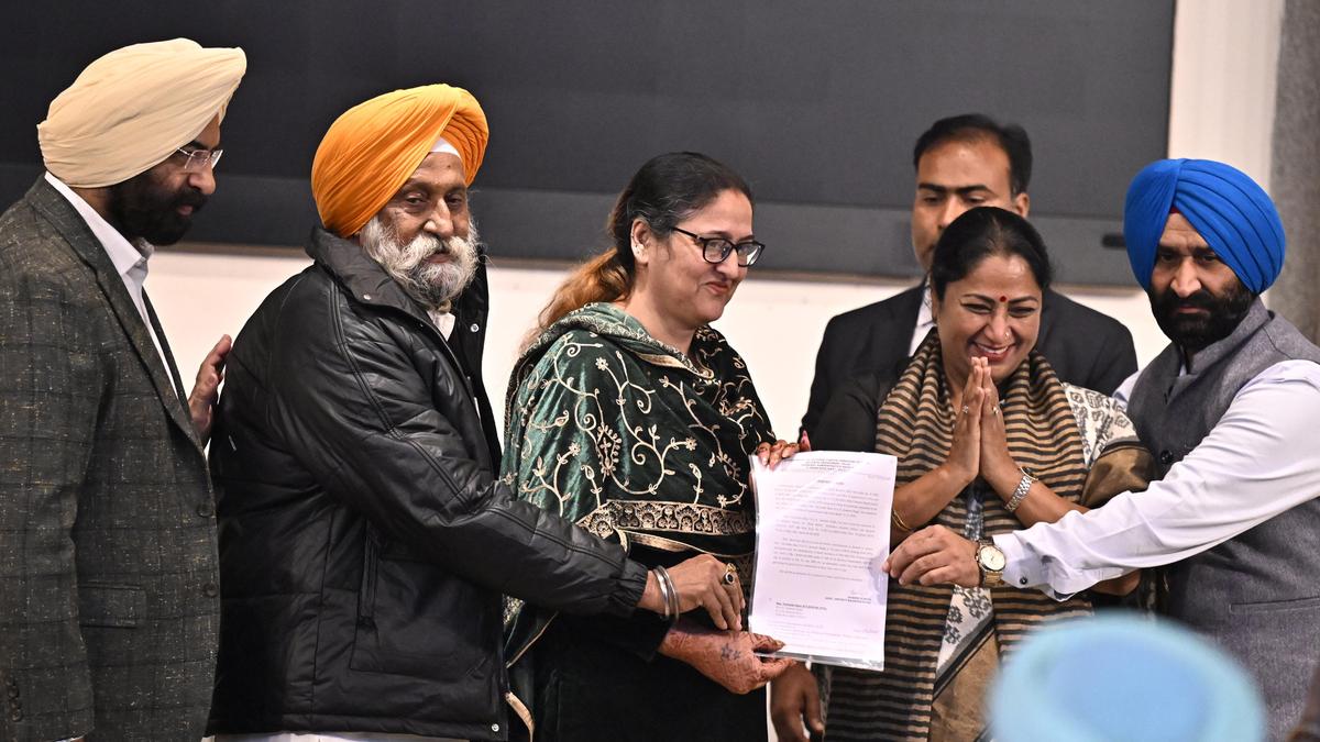 Kin of 1984 riots victims get job letters Kin of 1984 riots victims get job letters