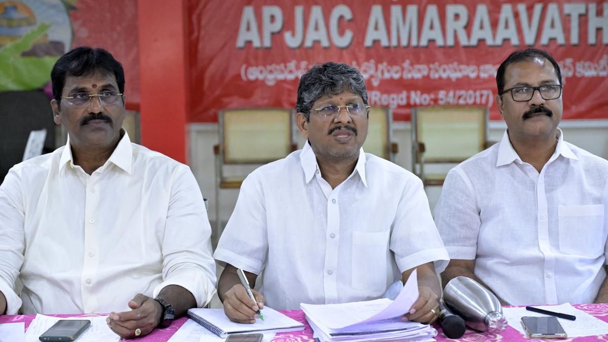 AP JAC Amaravati leaders urge government to announce IR for employees