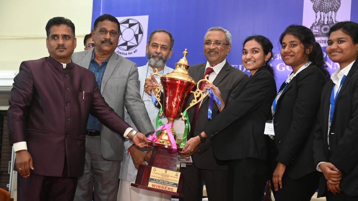 Sastra Deemed University in Thanjavur emerges winner of moot court contest